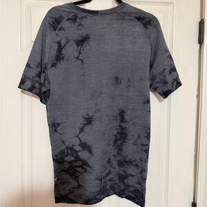 Lululemon Men's Metal Vent Tech short-sleeve shirt